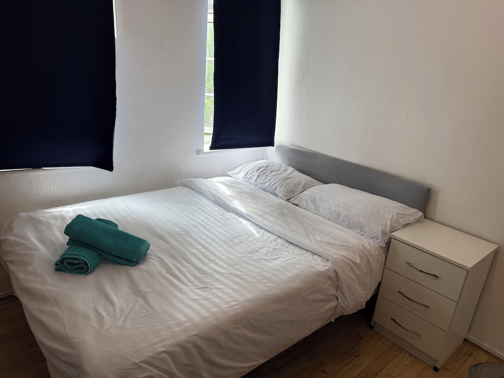 Rahal Hotel Hackney London 15/47
