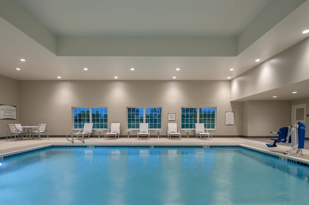 Staybridge Suites Hillsboro North 31/65