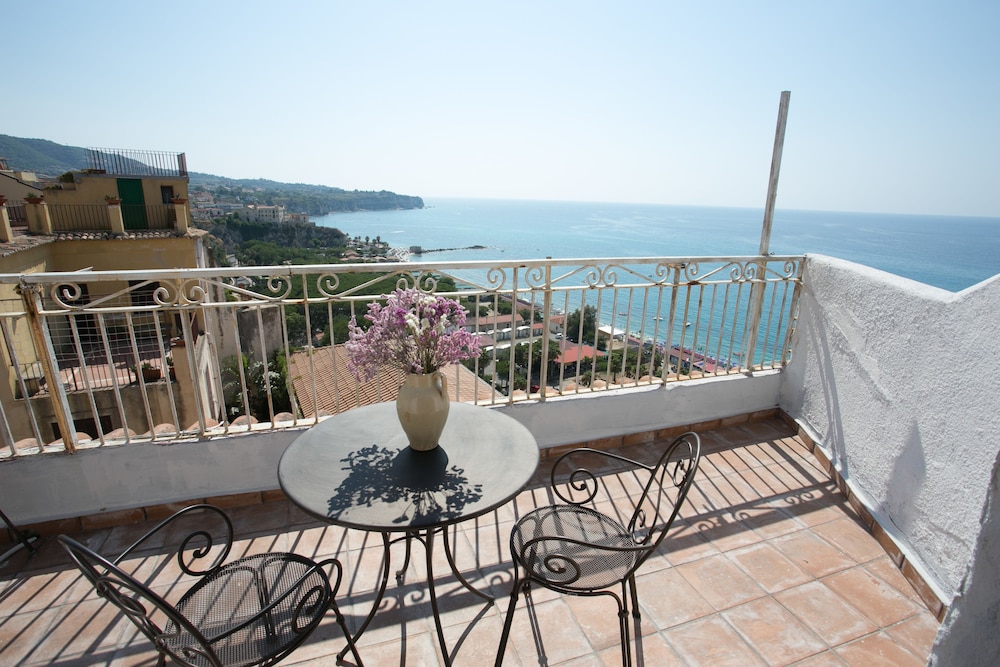 Hotel Villa Antica Tropea 48/50