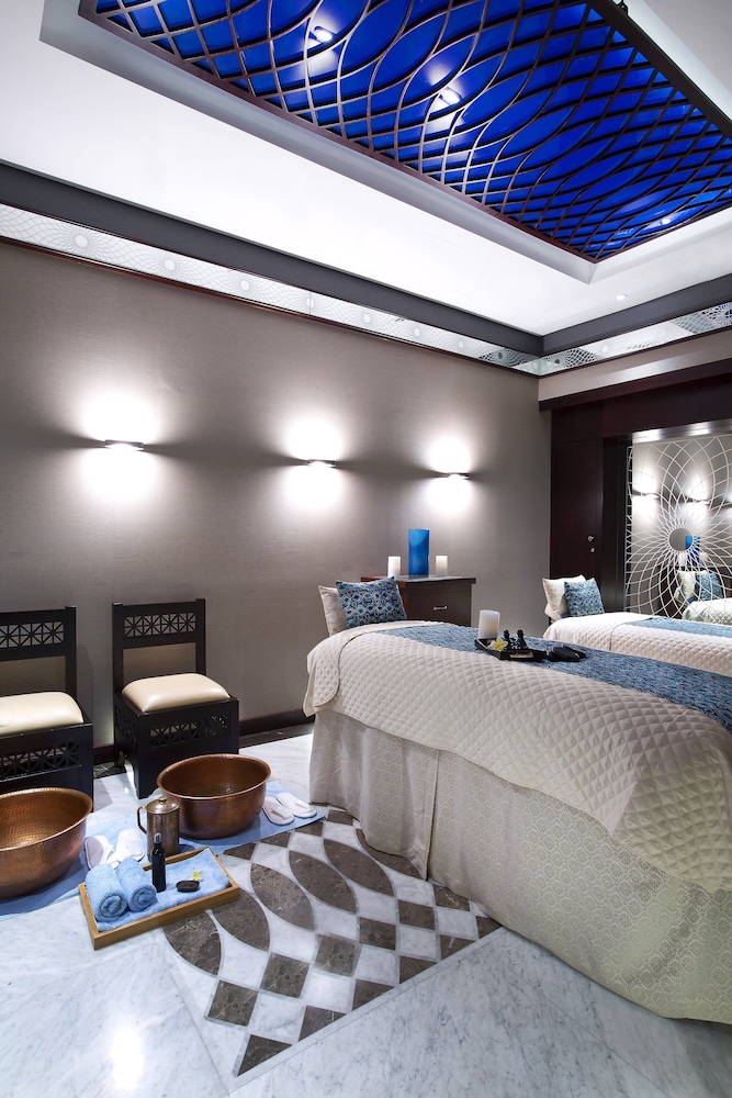 Bab Al Qasr Residence 16/74