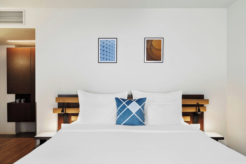 غرفة بسرير كينج بإطلالة على الفناء، Four Points Flex by Sheraton Vienna Hauptbahnhof 2/5