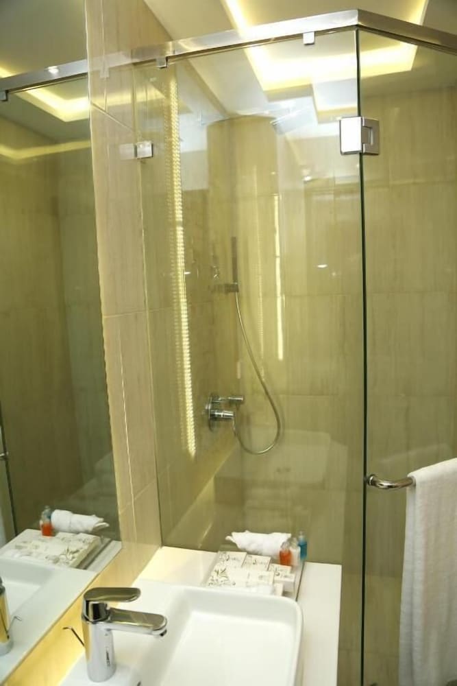Best Western Plus Grand Hotel Multan 60/61