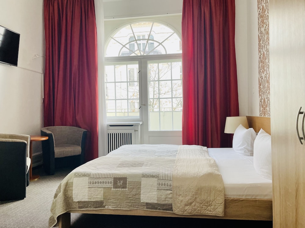Castell Hotel 17/49