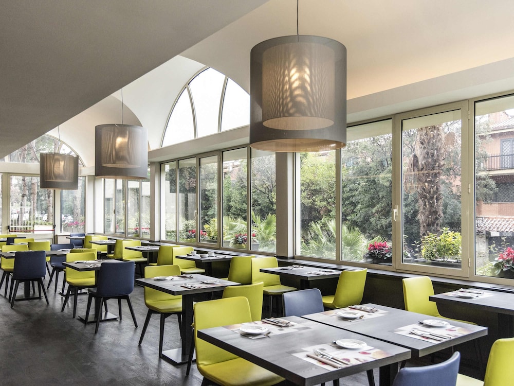 Mercure Roma West 52/73