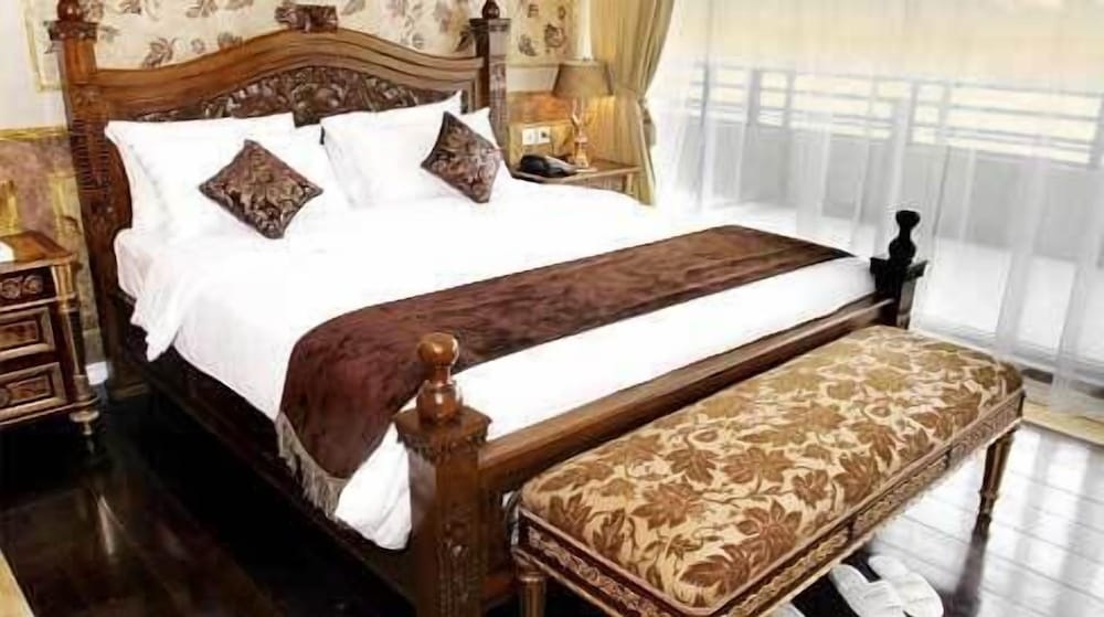 Amos Cozy Hotel 32/66