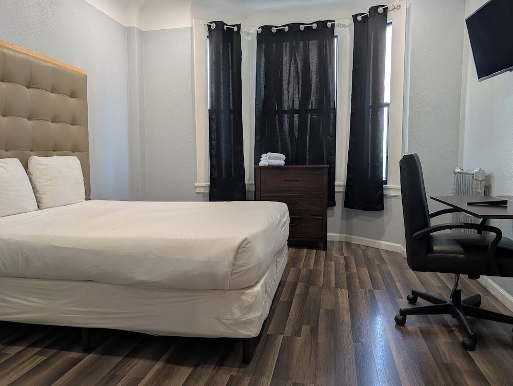 Winsor Hotel 7/25