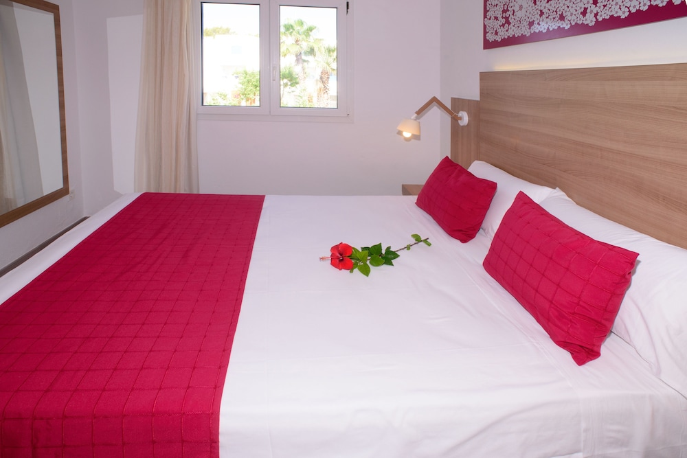 Cala Llenya Resort Ibiza Formerly Ola Club Cala Llenya 13/66
