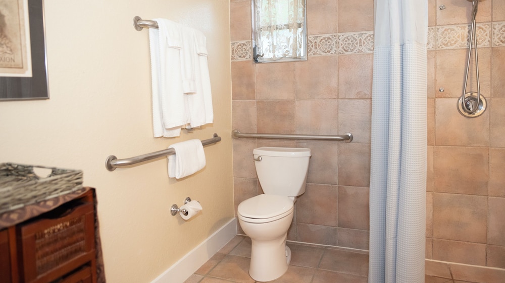 Meranova Guest Inn 44/50