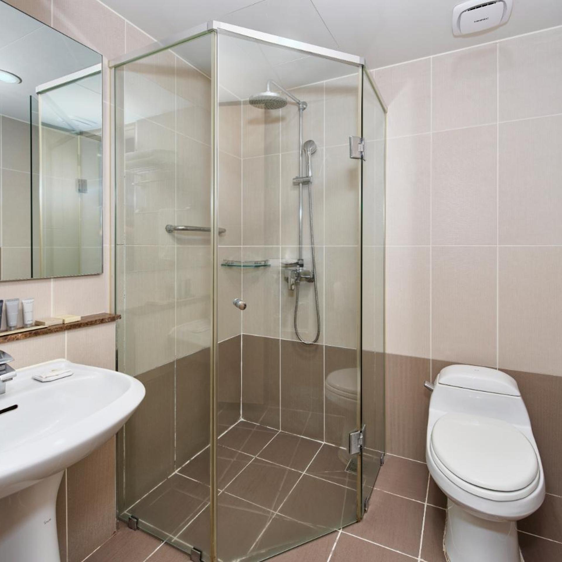 جناح جونيور، Hotel Atrium Jongno 5/8