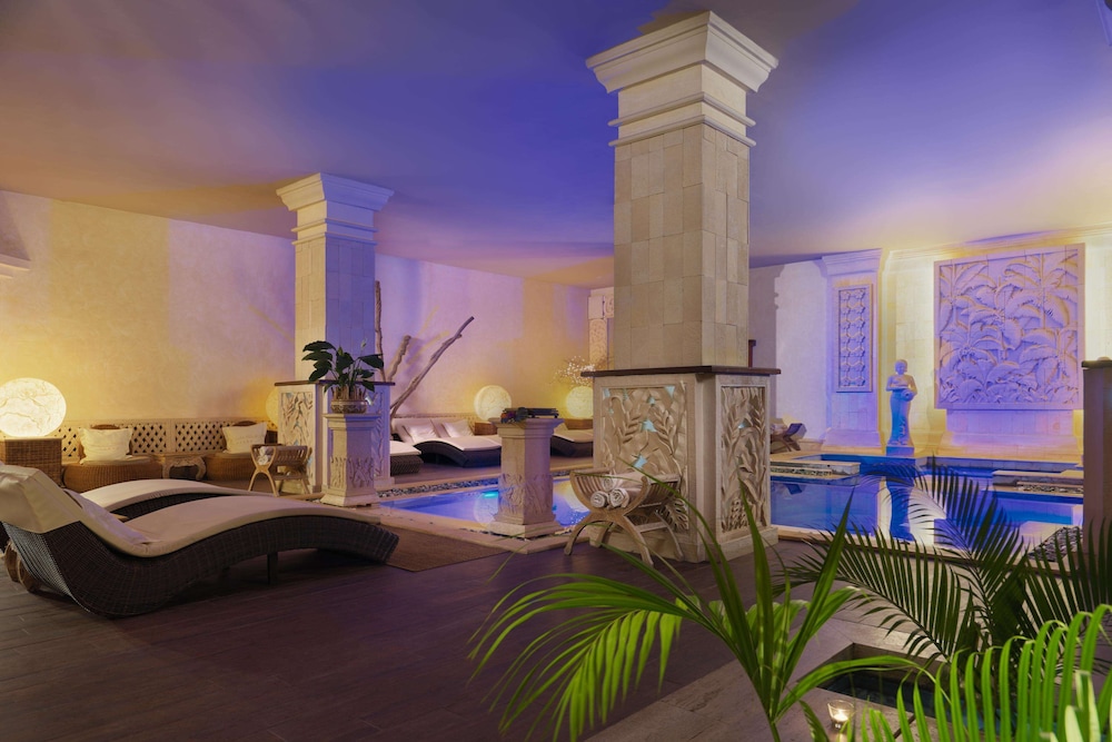 Royal Garden Villas & Spa 77/80