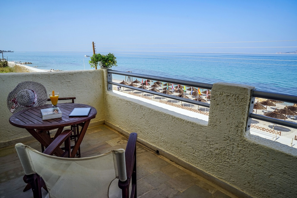 Kokkoni Beach Hotel 36/42