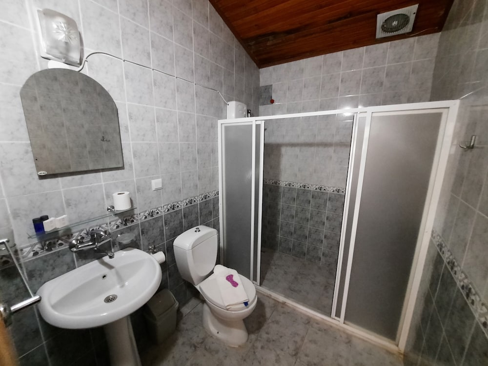 Ali Babas Guesthouse 34/42