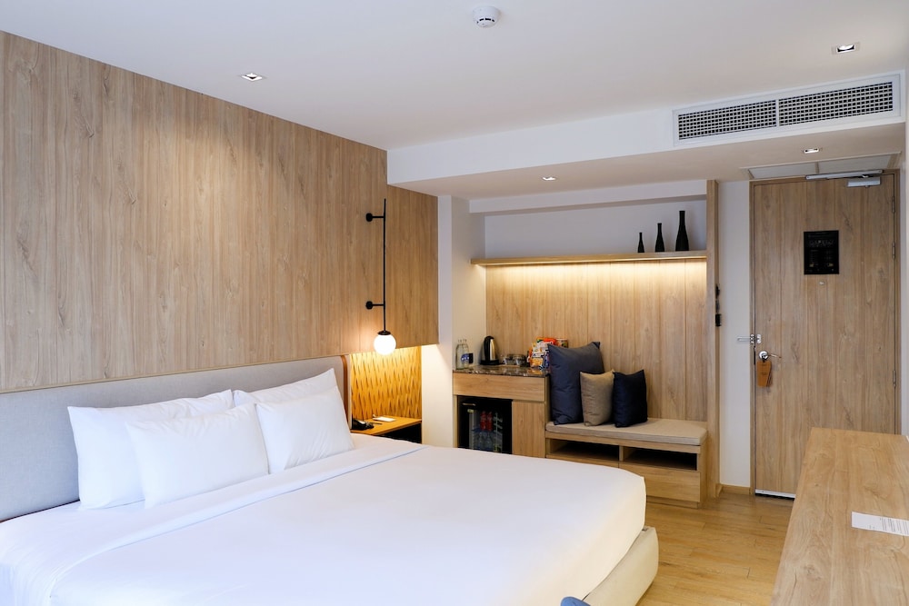 Deluxe, King Bed
