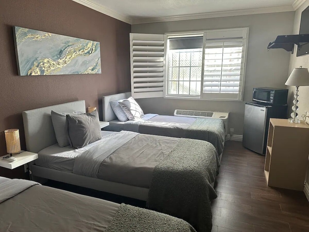 ECONOMY, STUDIO, SUITE