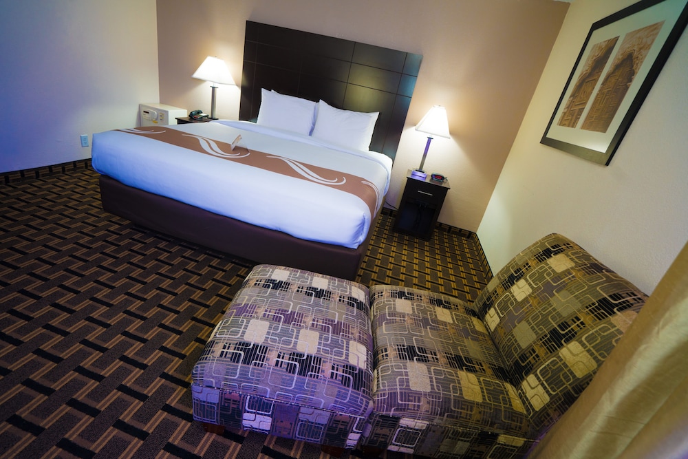 Quality Inn Pasadena - Houston East 11/63