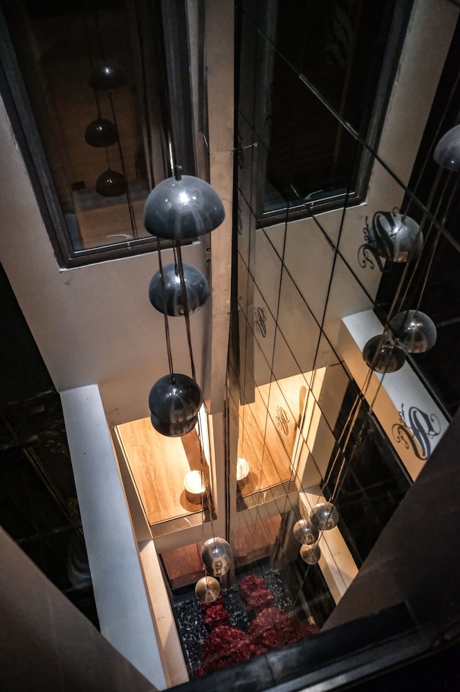 Signature Boutique Hotel 24/50
