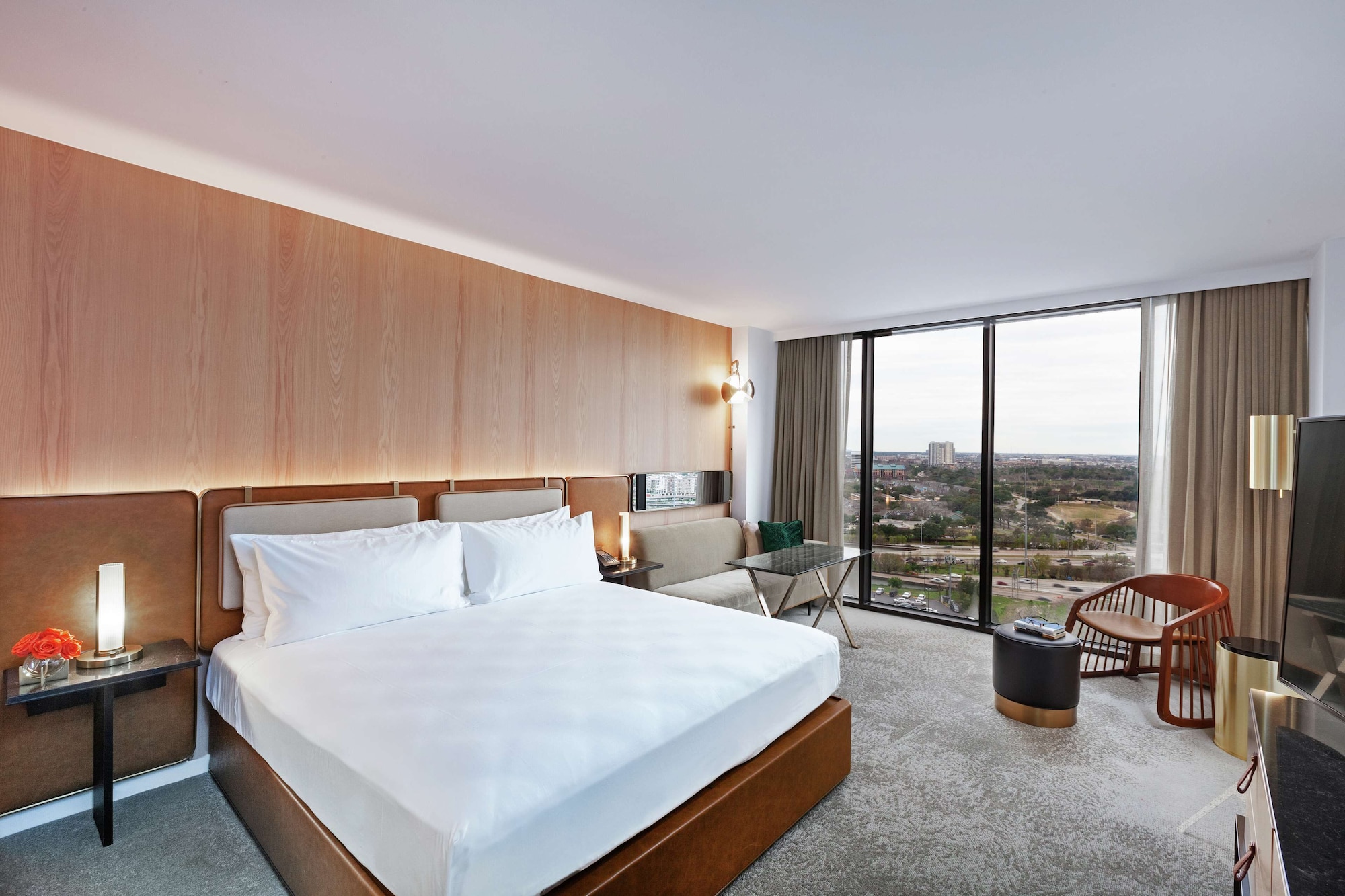 ROOM, KING BED