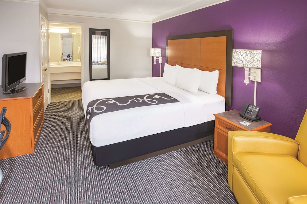 Howard Johnson by Wyndham Sacramento Downtown 35/58