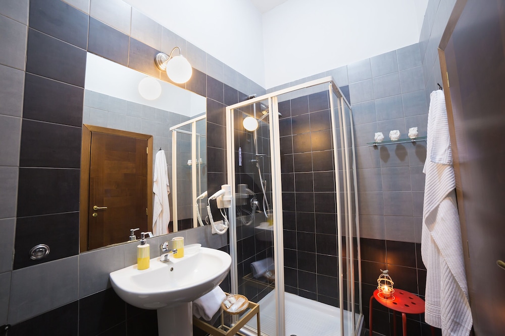 جناح بسرير كينج بإطلالة على المدينة، B&B Le 4 Stagioni Dante's Suites 3/4