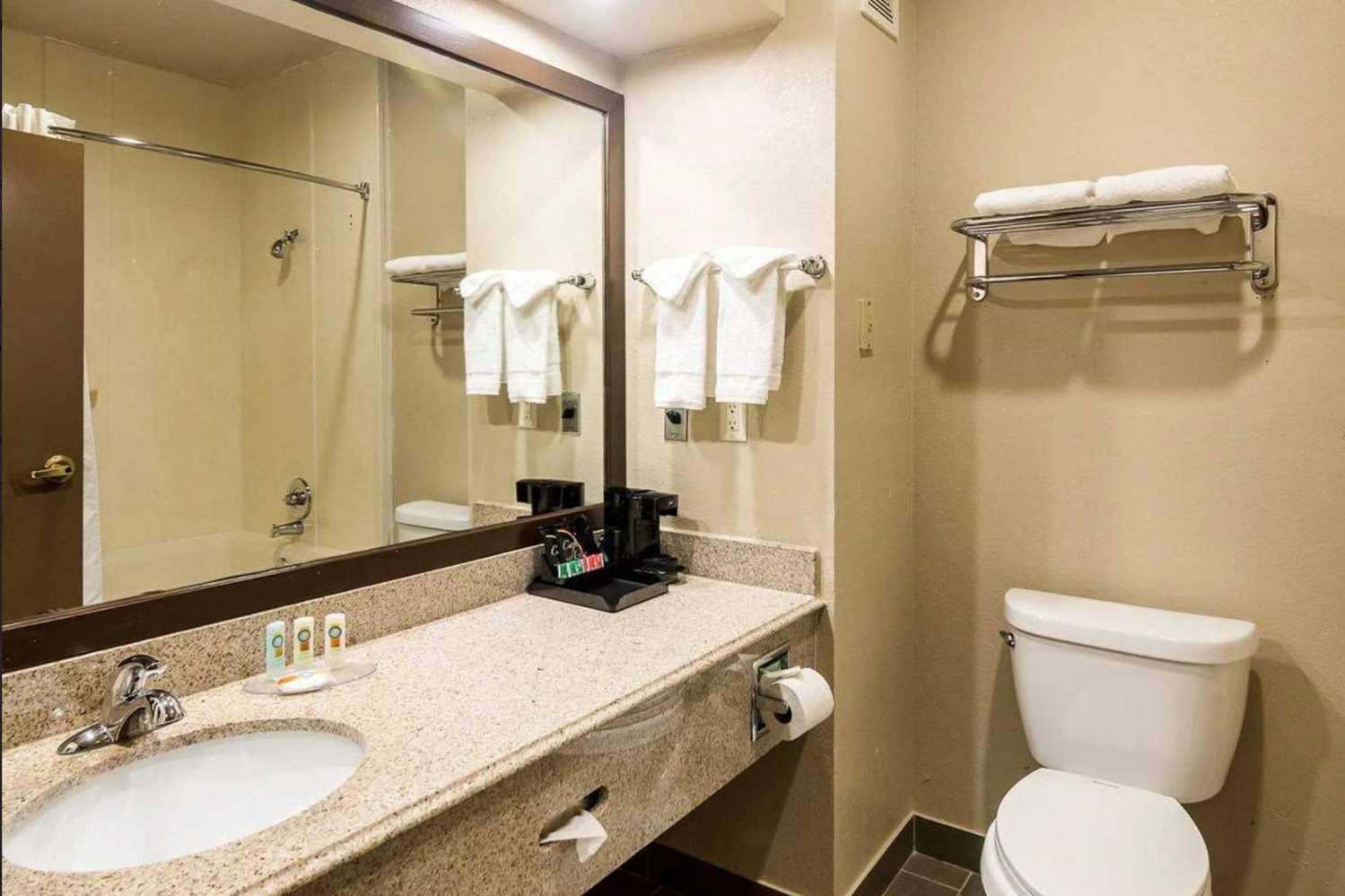 Days Inn by Wyndham Fort Worth North / Fossil Creek 10/10