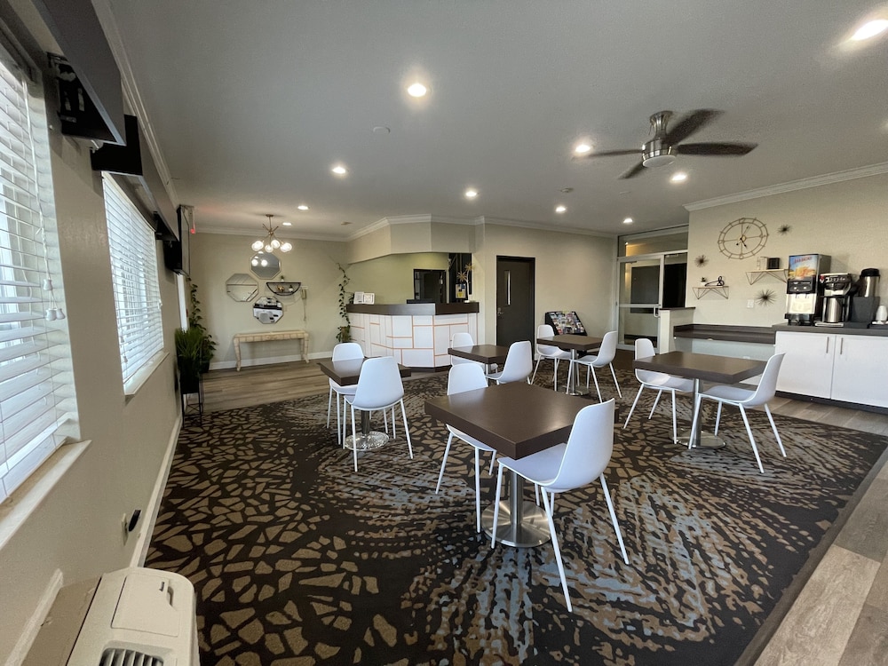 Countryside Inn Suites Fremont 34/45