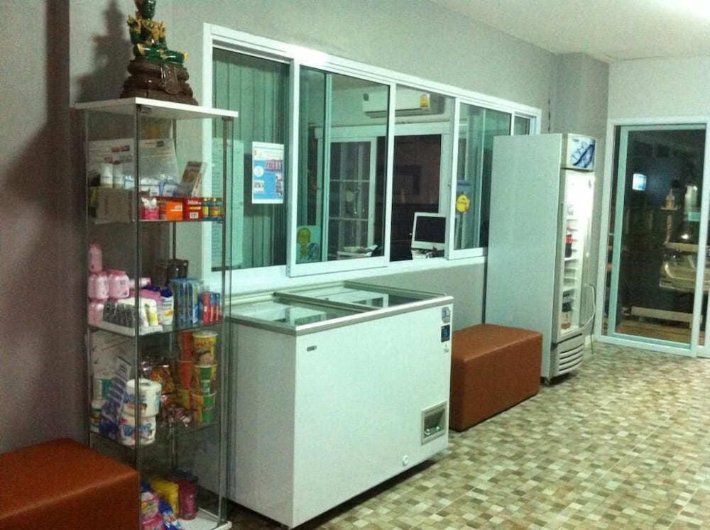 R2 Apartment Service 8/50
