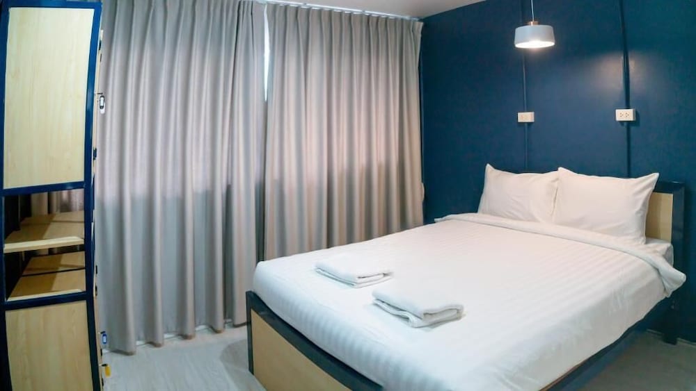 Local Time Bangkok - Hostel 7/25