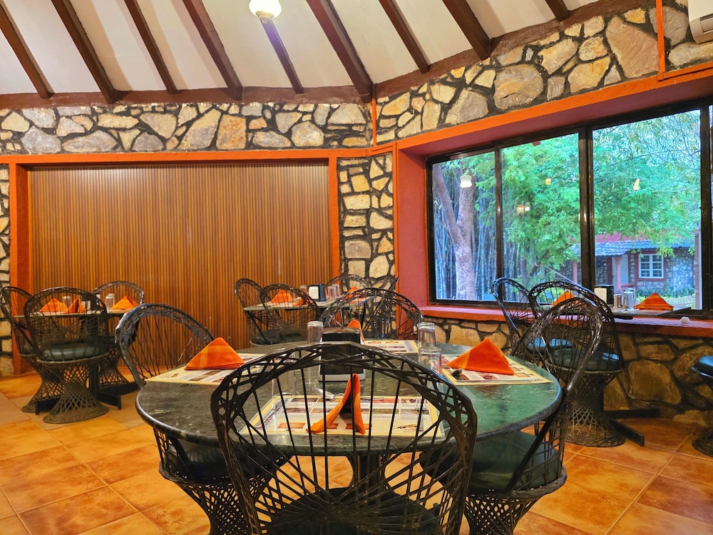 TIGER MOON RESORT 50/60