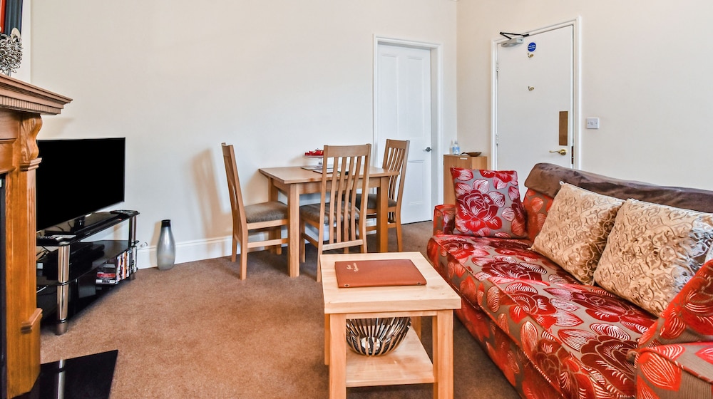Conway Cottages 14/22
