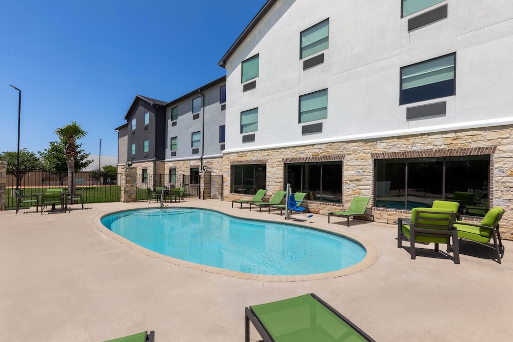 Wingate by Wyndham College Station TX 53/58
