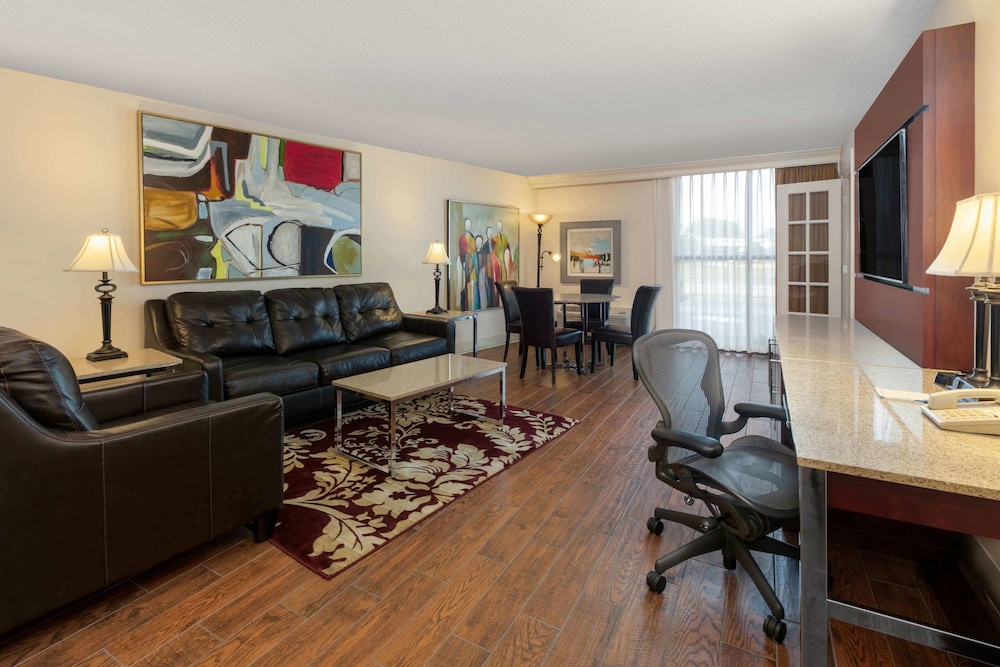 Wyndham Riverfront Little Rock 28/60