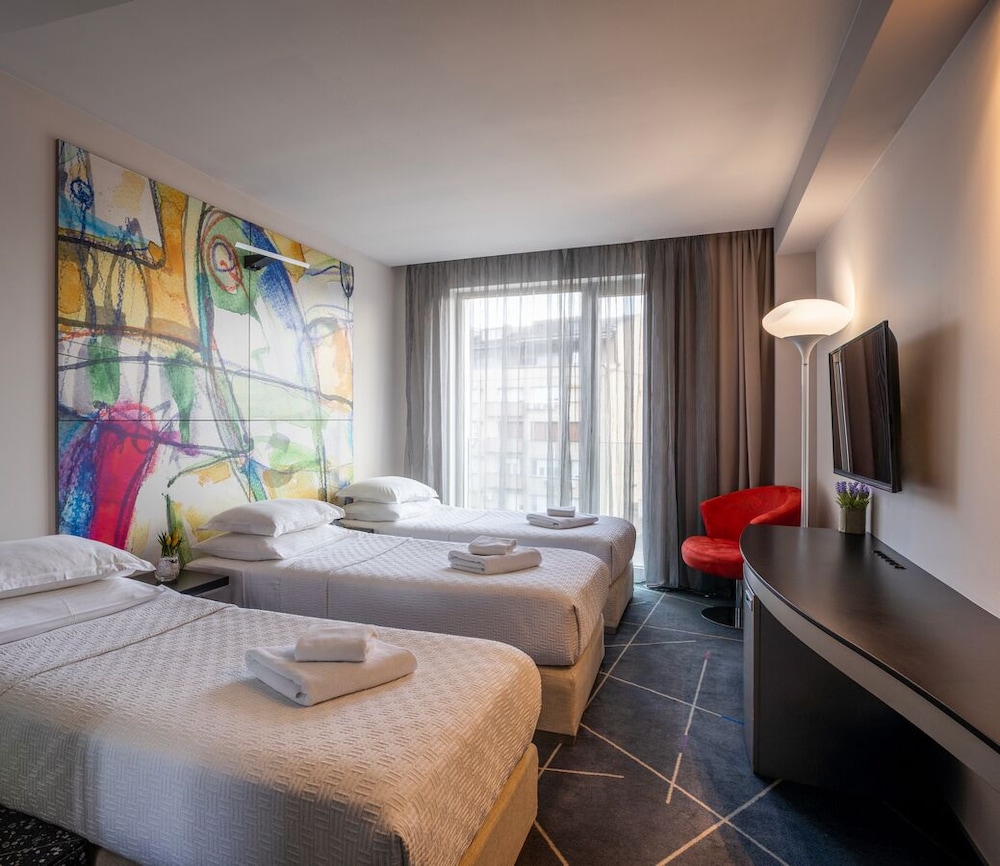Goldent Tulip Zira Belgrade 23/60