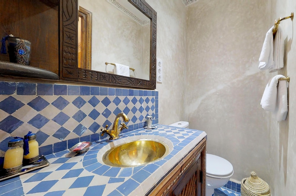 Riad Abaka 47/50