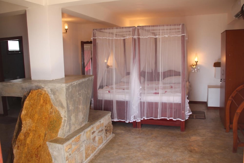 Shanthi Beach Resort 23/48