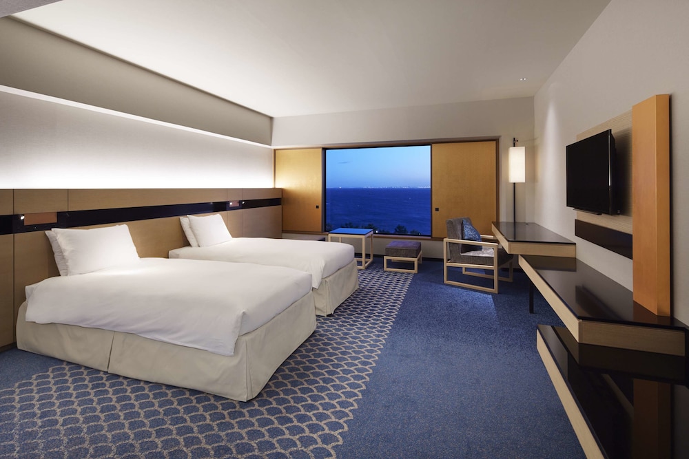 ROOM, TWIN BEDS, PARK VIEW
