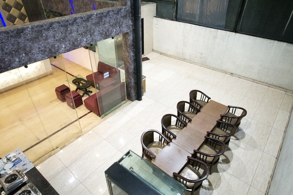 Hotel Sheetal International 32/52