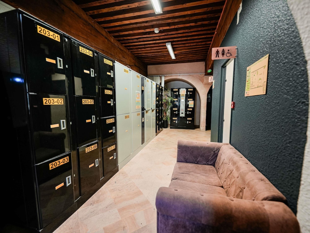 Ibis Budget Marseille Vieux Port 38/67