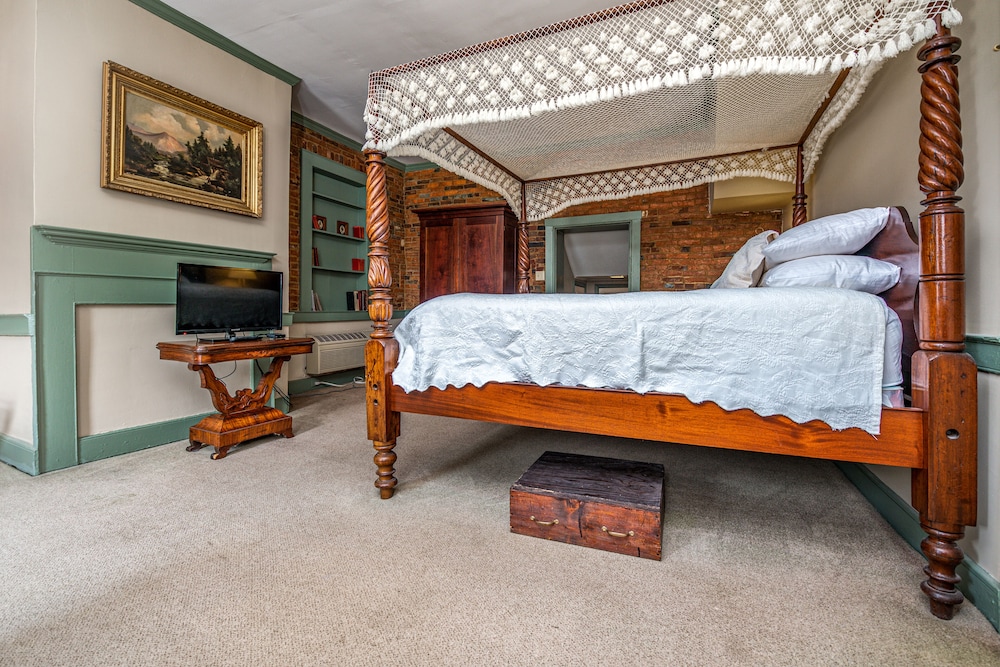 Stateroom, King Bed