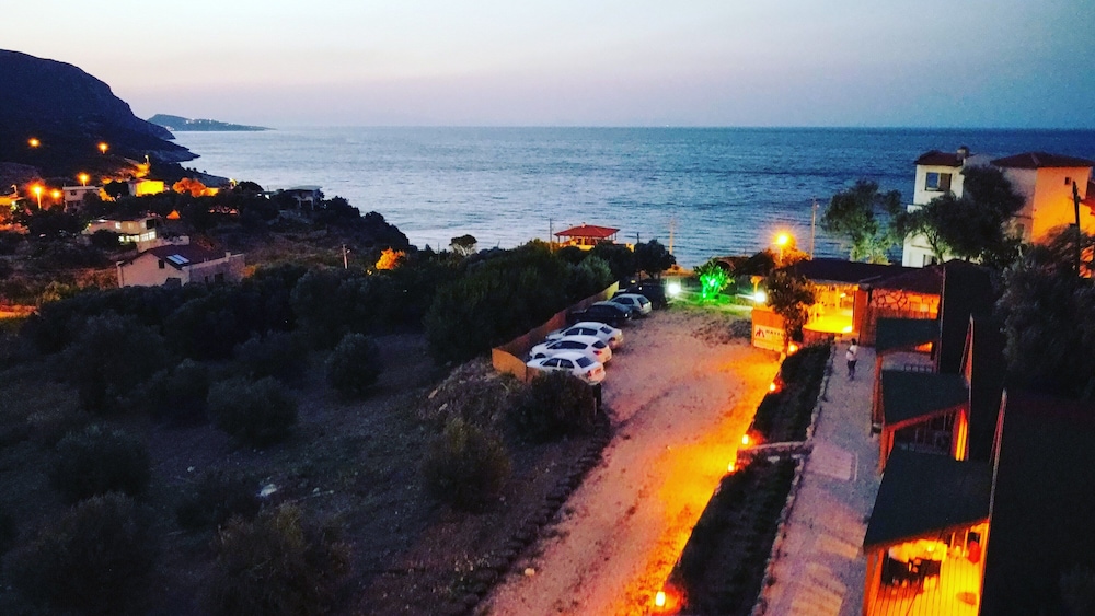 Hayela Bungolow Otel ve Restaurant Karaburun 27/34