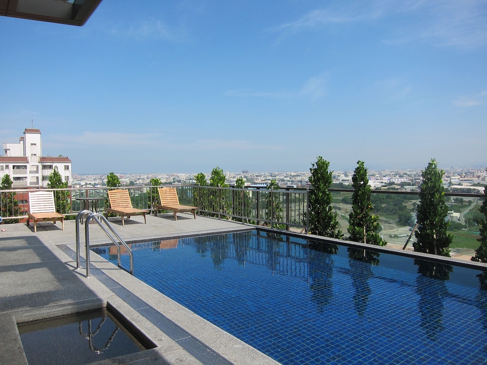 Golden Tulip Zhong Xin Hotel Taichung 60/63