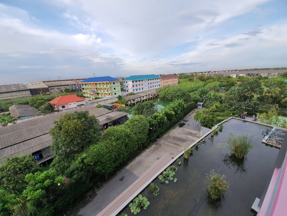 Amaranth Suvarnabhumi Hotel 45/49