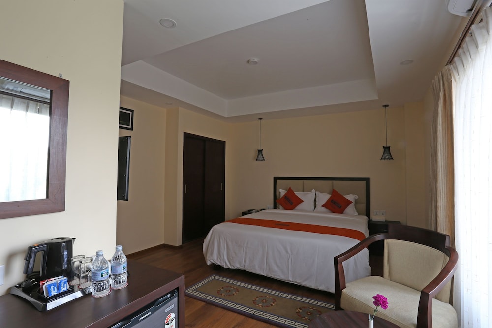 Hotel Jay Suites 32/75