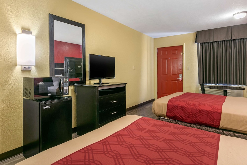 Econo Lodge Jonesboro 17/25