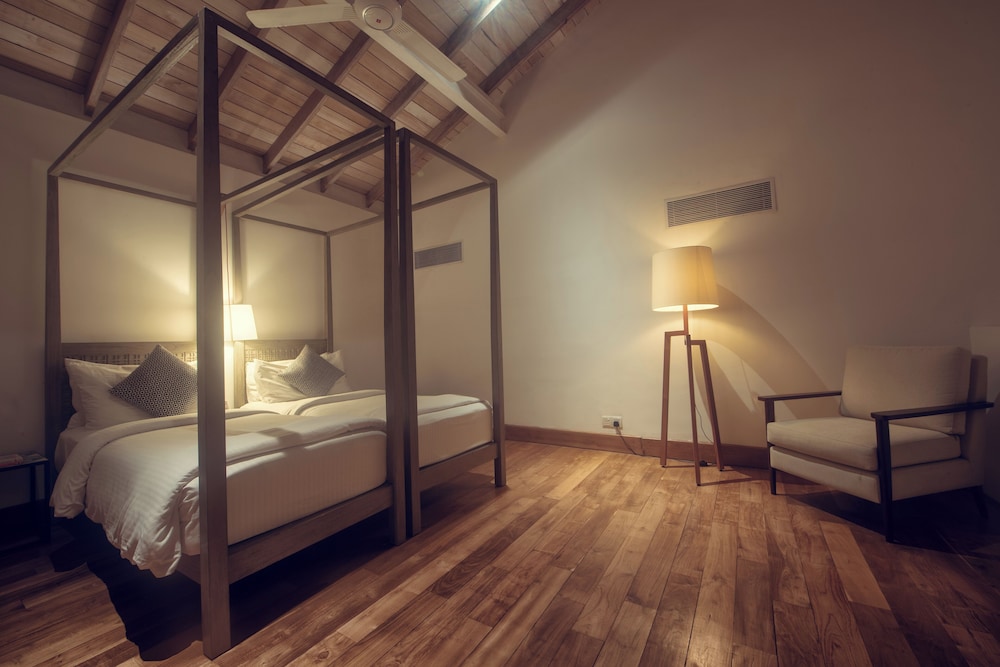 FAMILY SUITE, UPPER