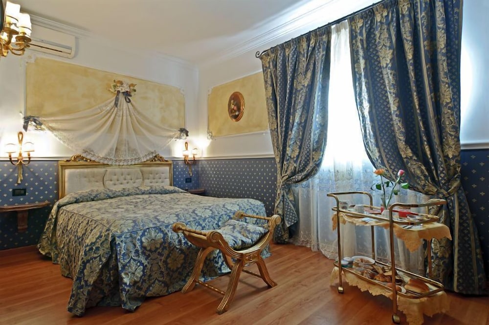 Residenza Antica Roma Hotel 16/25