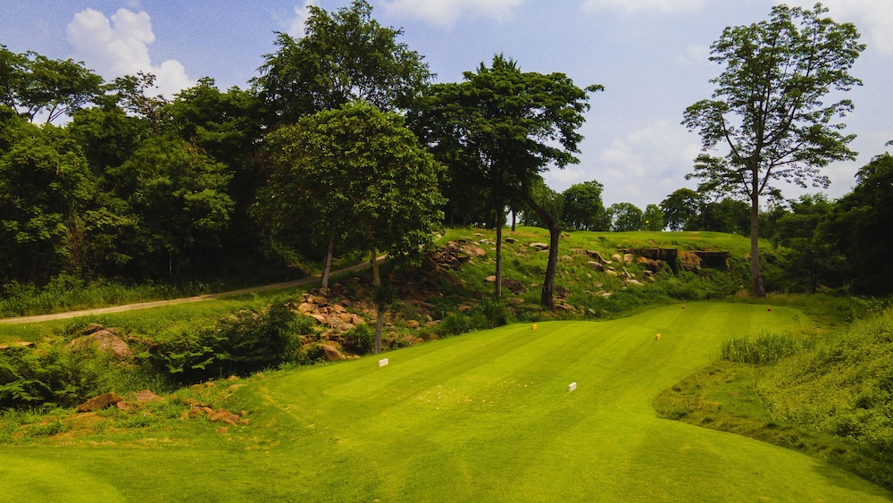 Mountain Creek Golf Resort & Residences 50/64