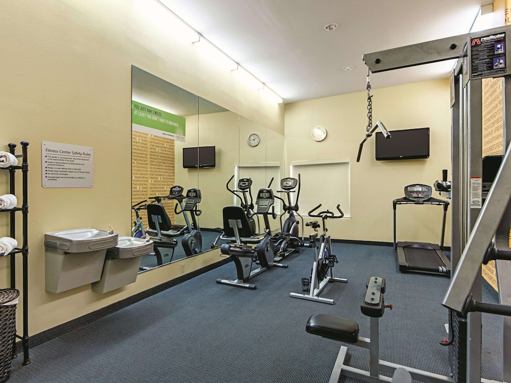 La Quinta Inn & Suites by Wyndham Houston New Caney 19/35