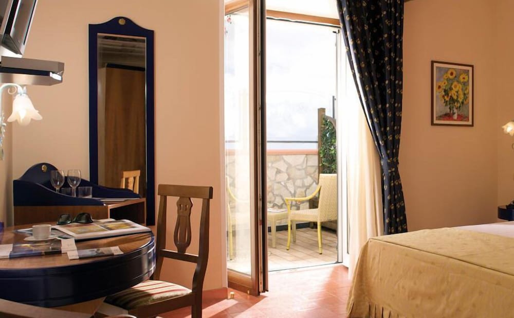 Hotel Prestige 37/50