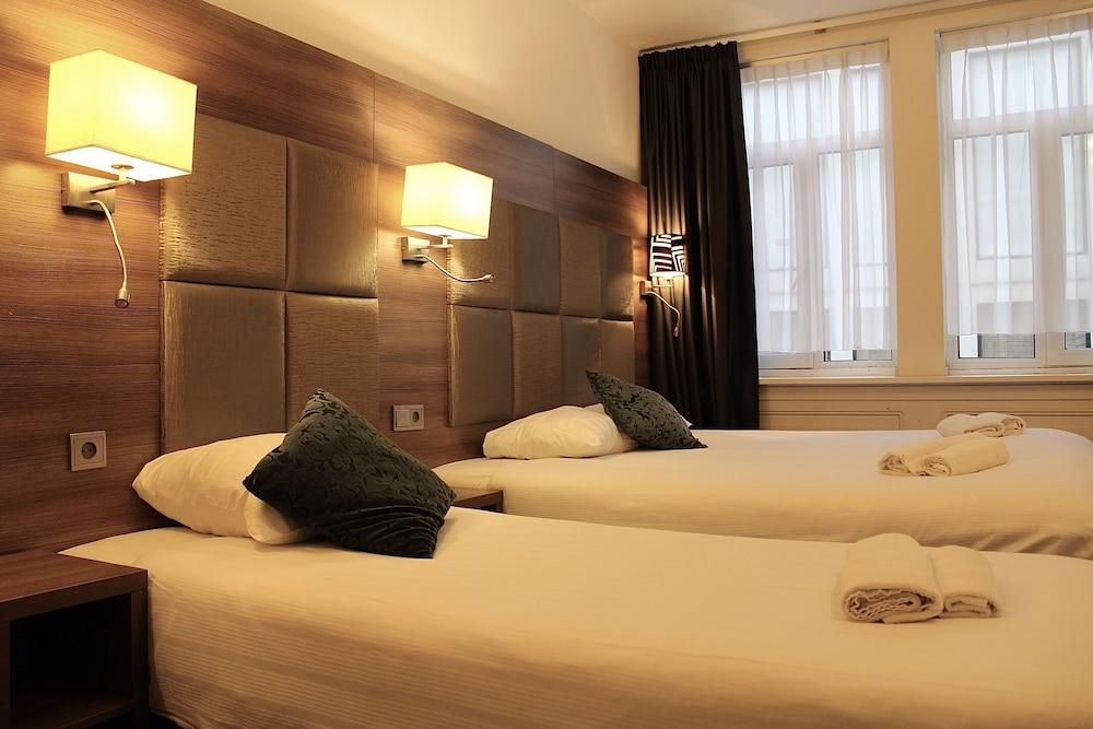 ITC Hotel 20/36