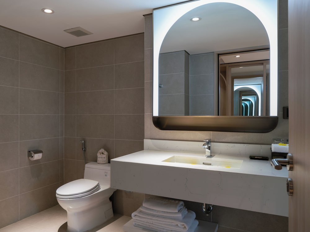 Hanoi Le Jardin Hotel & Spa 70/74
